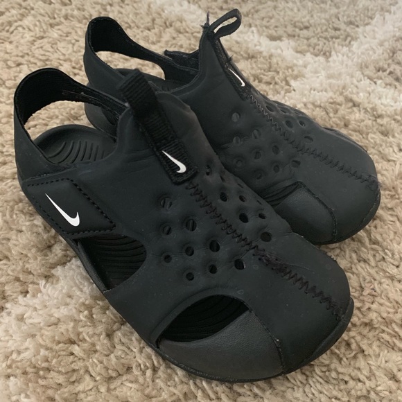 9c nike sandals